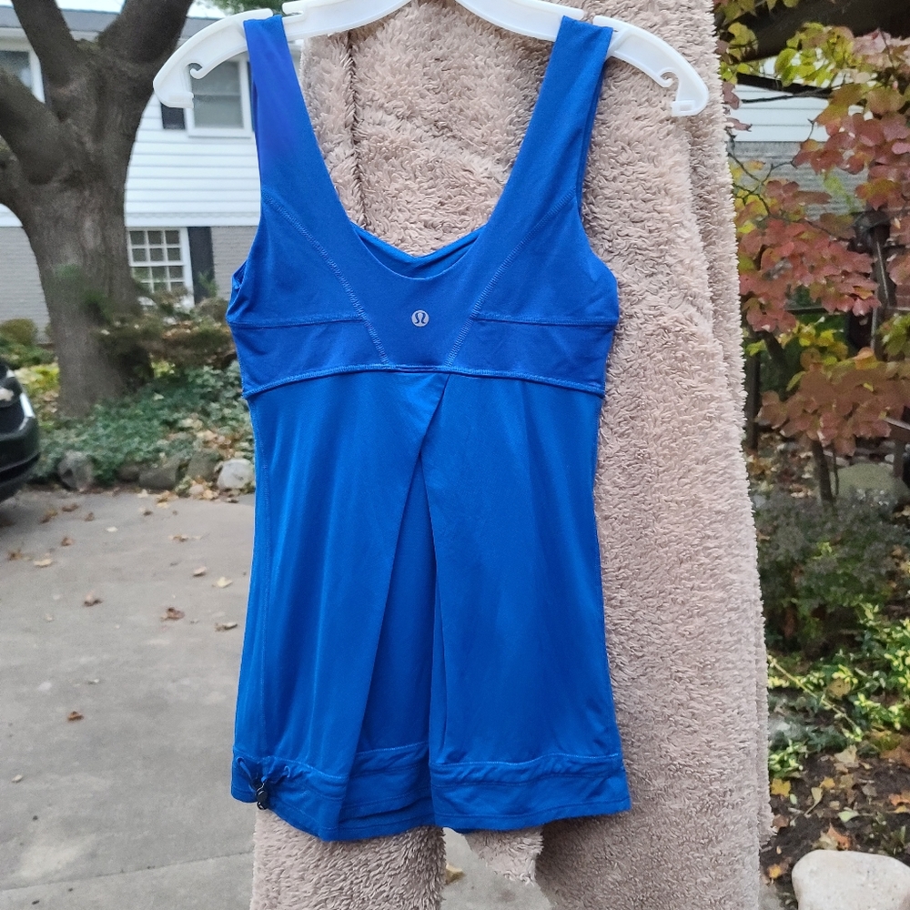 Lululemon tank size 4